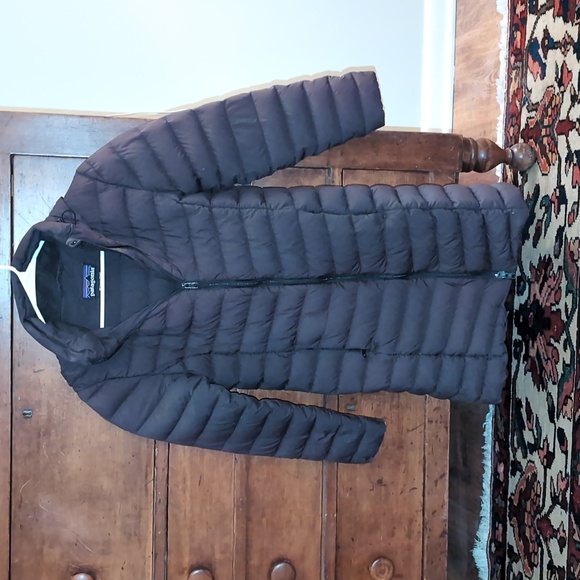 Patagonia Women's XS Black Silent Down Parka - Picture 3 of 8